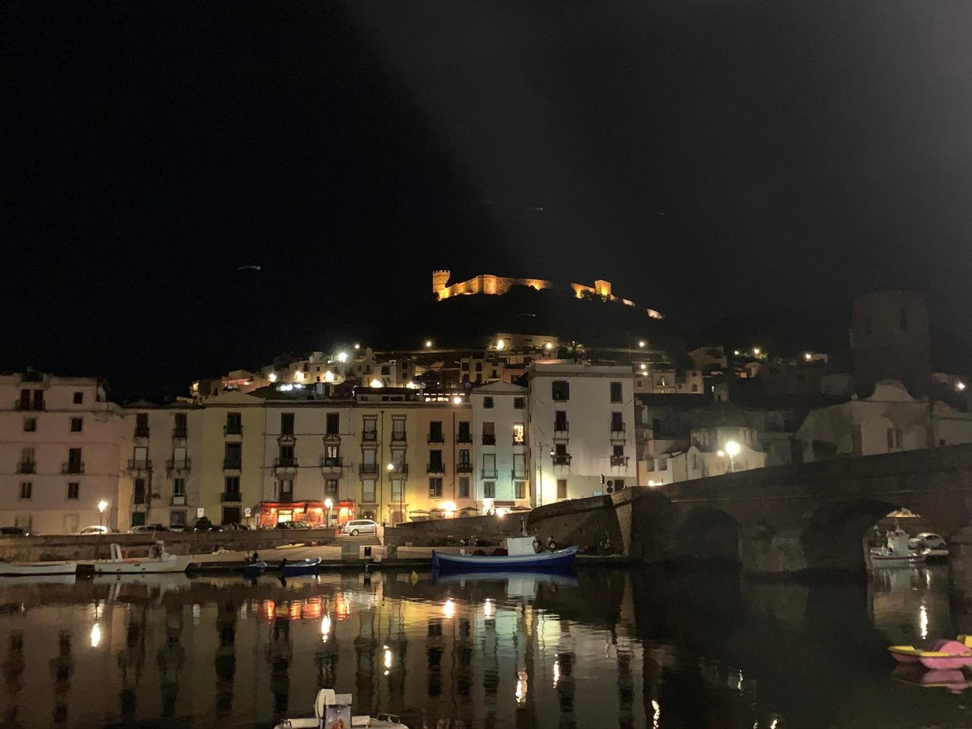 Da Ida Hotell Bosa Exteriör bild
